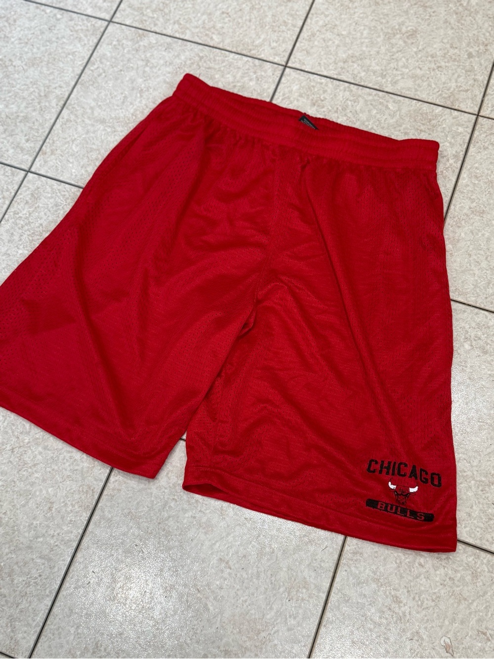 NBA Chicago Bulls Red Mesh Athletic Shorts size large